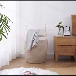 OVERSIZED LAUNDRY HAMPER